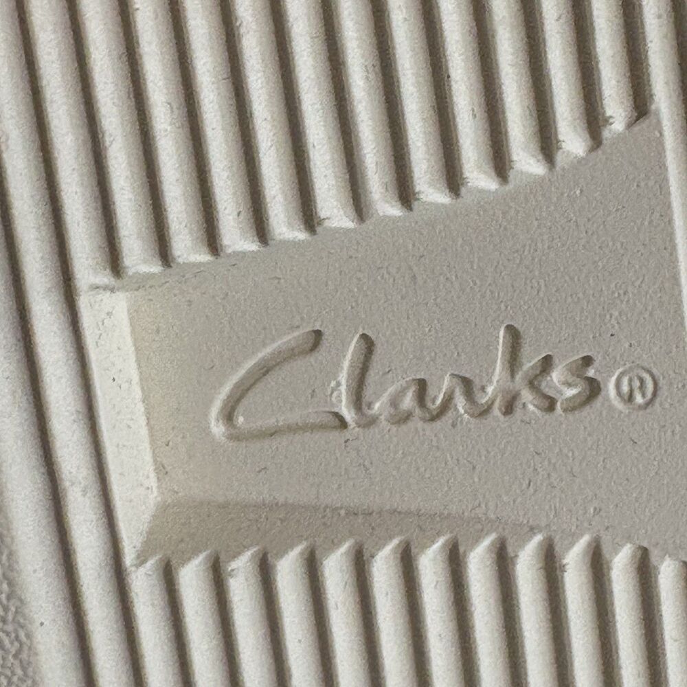 Clarks Women's Slip On Sneaker Layton Petal‎ Size 8.5 Medium Black Combi - Picture 12 of 16